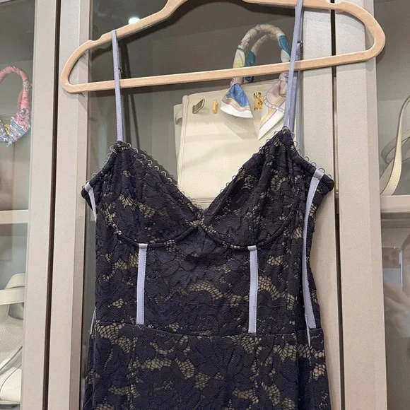 V. Chapman Naomi Stretch Lace Dress - Picture 4 of 7